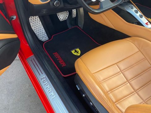 Used 2015 Ferrari California T image 19