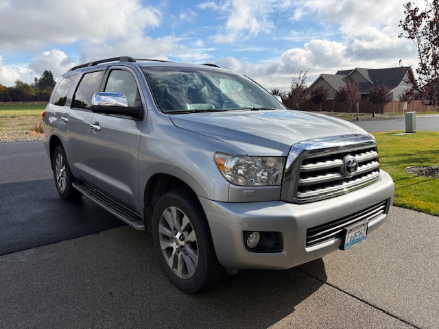 Used 2016 Toyota Sequoia Limited w/ Safety & Convenience Package AWD/4WD image 4