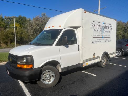 Used 2013 Chevrolet Express 3500 image 6