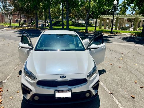 Used 2021 Kia Forte LXS FWD image 4