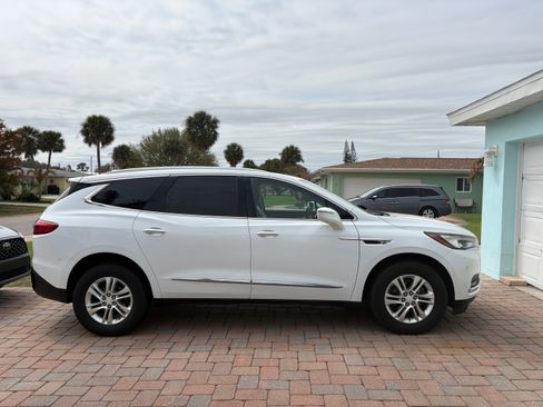 Used 2019 Buick Enclave Essence image 4