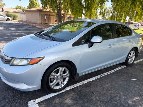 Used 2012 Honda Civic LX image 4