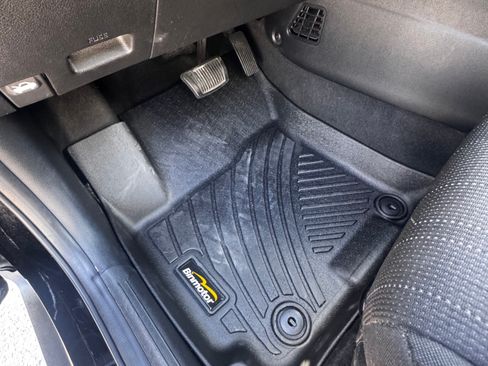 Used 2021 Hyundai Venue SE image 21