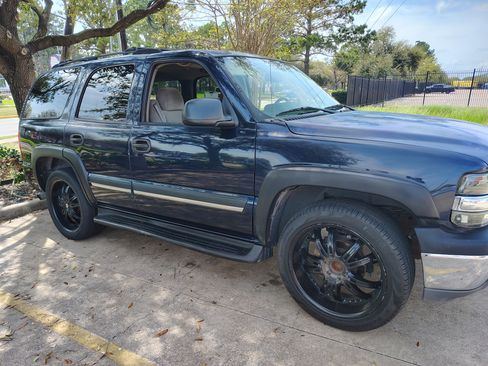 Used 2004 Chevrolet Tahoe LS w/ Cargo Package image 16