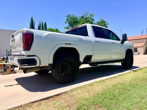 Used 2022 GMC Sierra 2500 Denali w/ Denali Ultimate Package AWD/4WD image 2