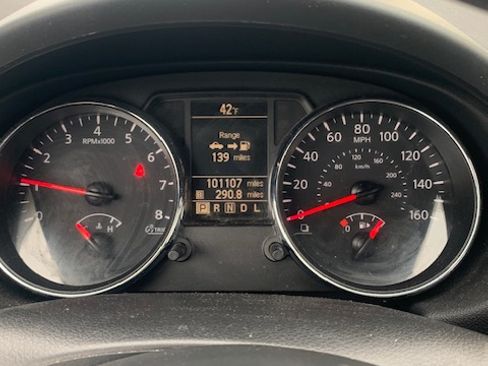 Used 2015 Nissan Rogue S image 10