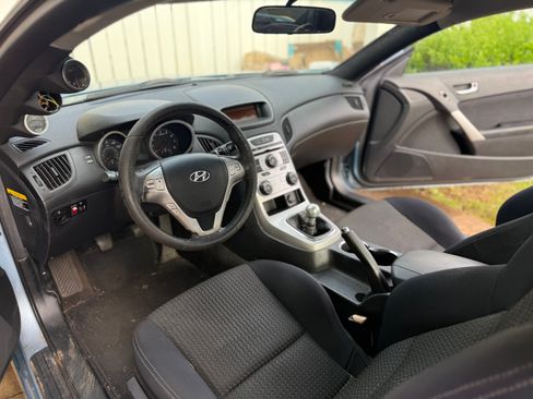 Used 2010 Hyundai Genesis 2.0T RWD image 5