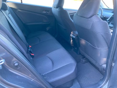 Used 2018 Toyota Prius Three image 20