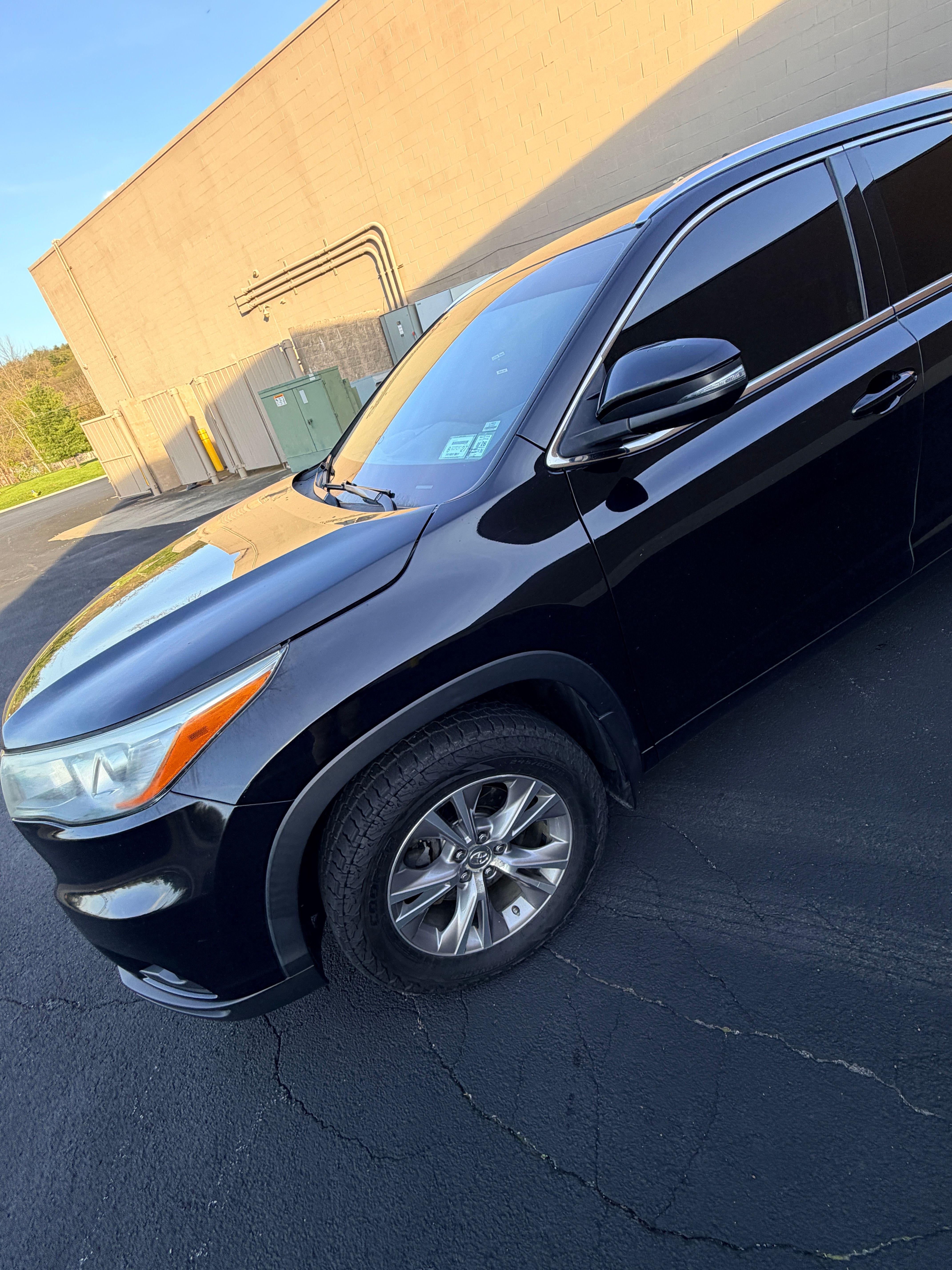 Used 2015 Toyota Highlander XLE AWD/4WD image 2