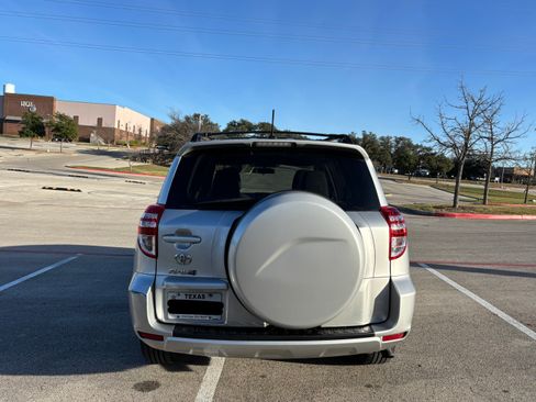 Used 2012 Toyota RAV4 FWD image 8