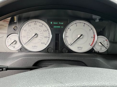 Used 2006 Chrysler 300 C w/ Protection Group II image 8