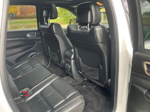 Used 2014 Jeep Grand Cherokee Limited image 16