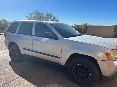 Used 2008 Jeep Grand Cherokee Laredo image 4
