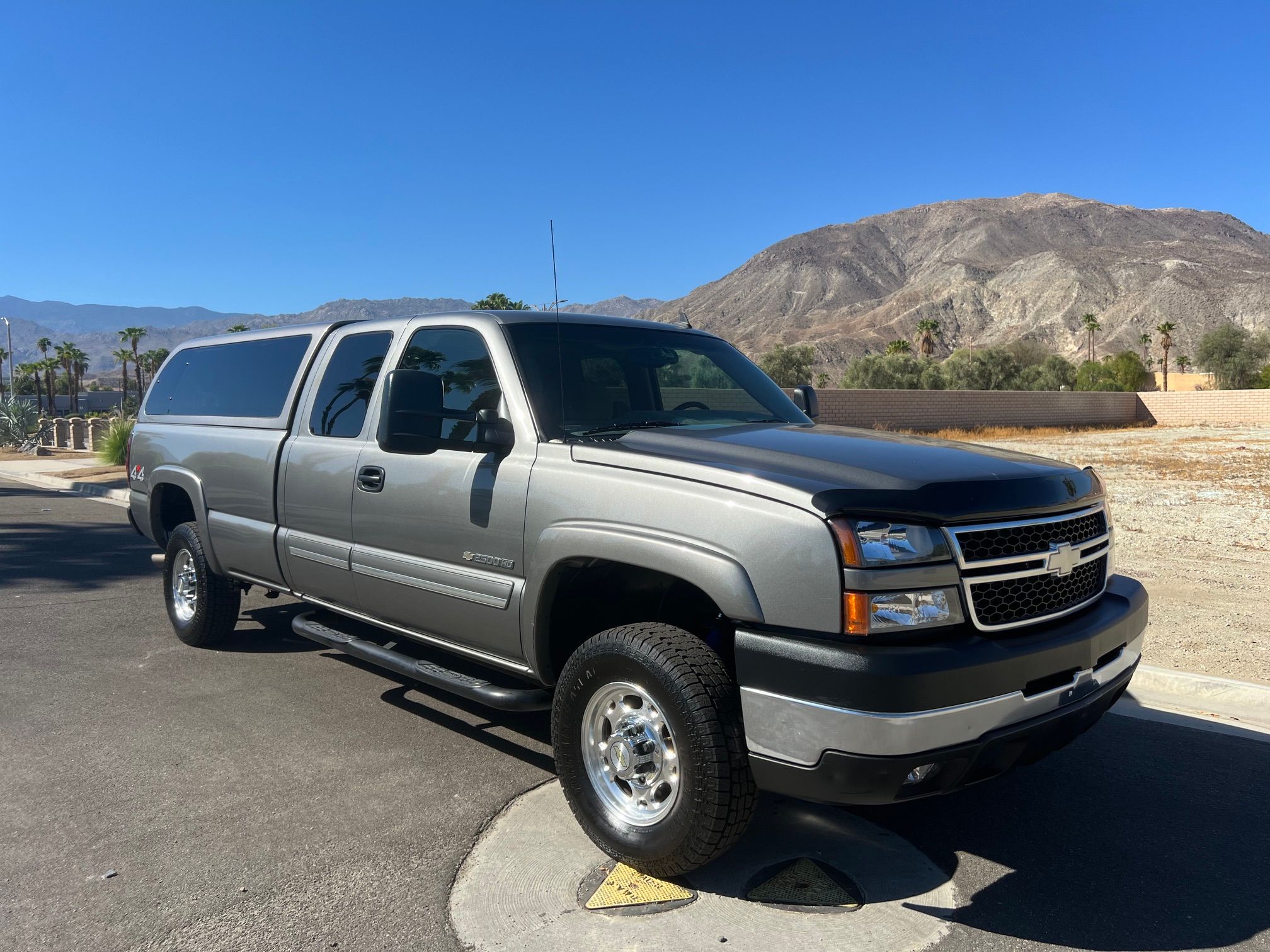Used 2006 Chevrolet Silverado 2500 LT w/ Onstar Plus Package AWD/4WD image 8