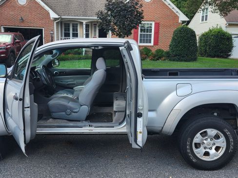 Used 2008 Toyota Tacoma PreRunner image 11