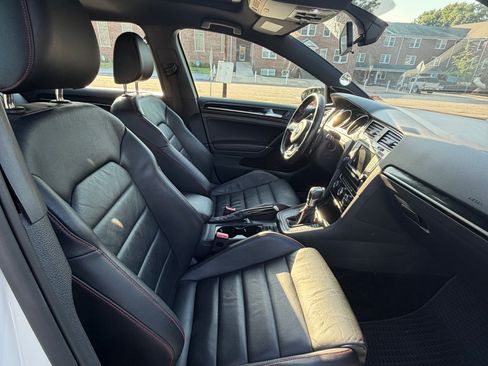 Used 2017 Volkswagen GTI Autobahn FWD image 13