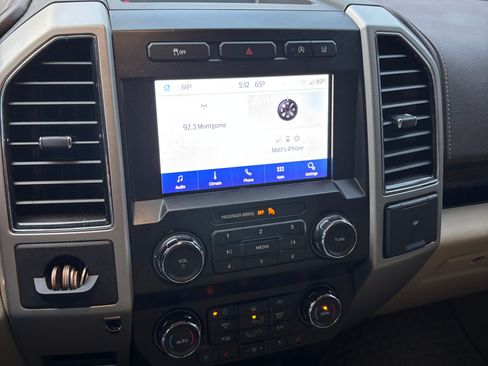 Used 2020 Ford F150 Lariat image 6