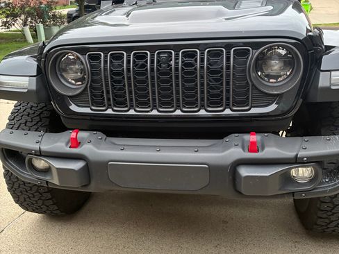 Used 2024 Jeep Wrangler Unlimited Rubicon AWD/4WD image 2