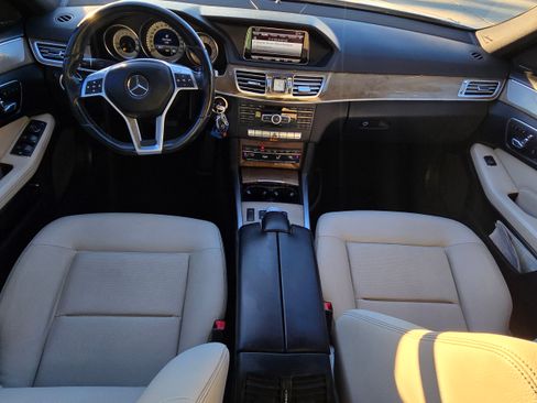 Used 2014 Mercedes-Benz E 350 E 350 4MATIC Wagon 4D image 9