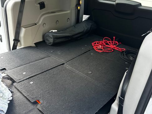 Used 2022 Ford Transit Connect XLT w/ XLT Premium Package image 12