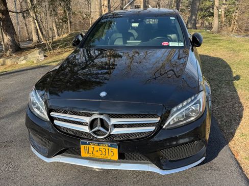 Used 2017 Mercedes-Benz C 300 4MATIC Sedan image 2