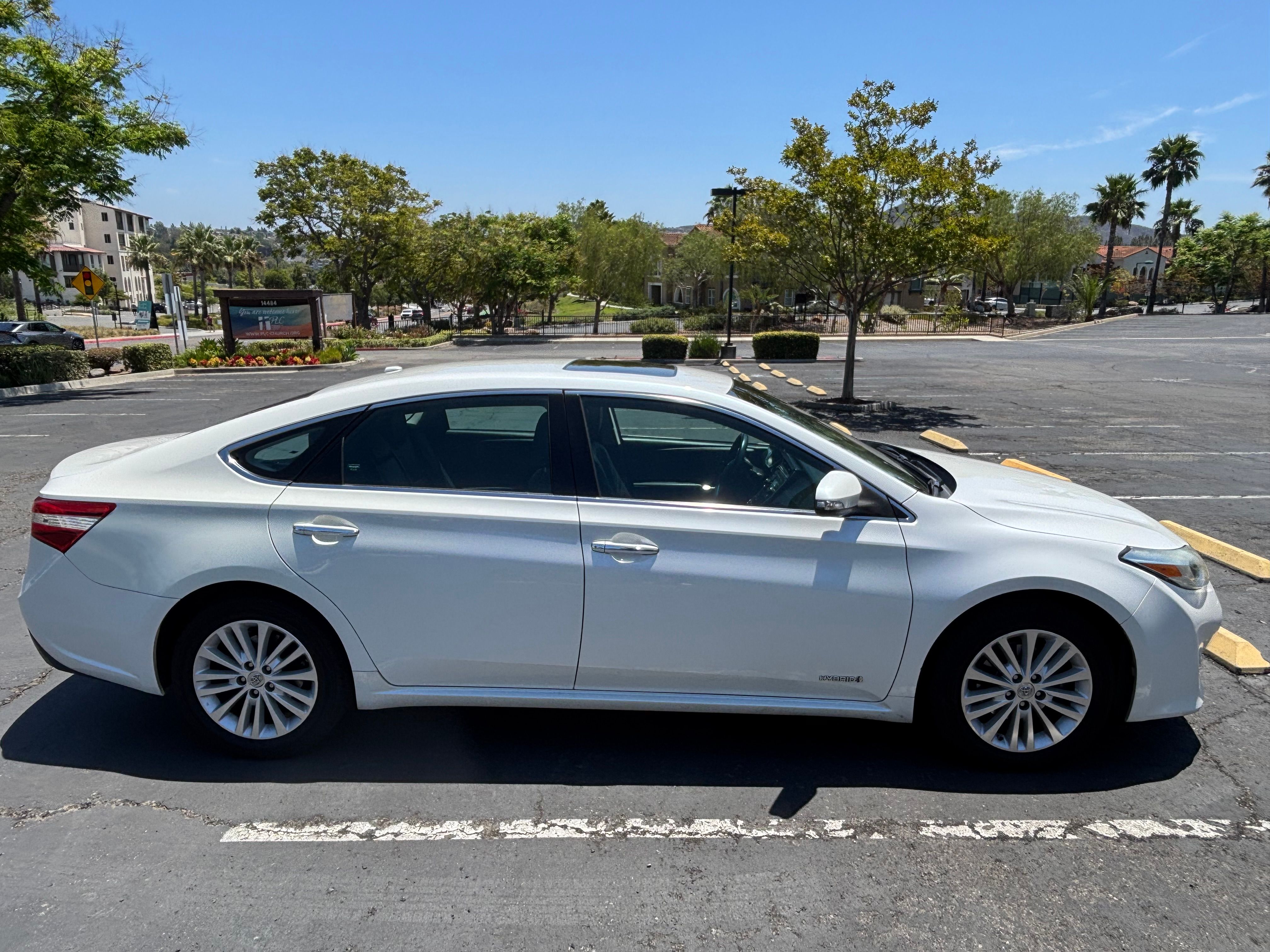Used 2014 Toyota Avalon XLE Premium FWD image 8