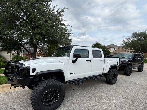 Used 2010 HUMMER H3T Alpha AWD/4WD image 1