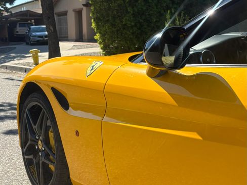 Used 2015 Ferrari California T image 10