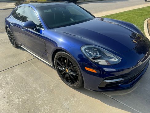 Used 2020 Porsche Panamera 4 image 1