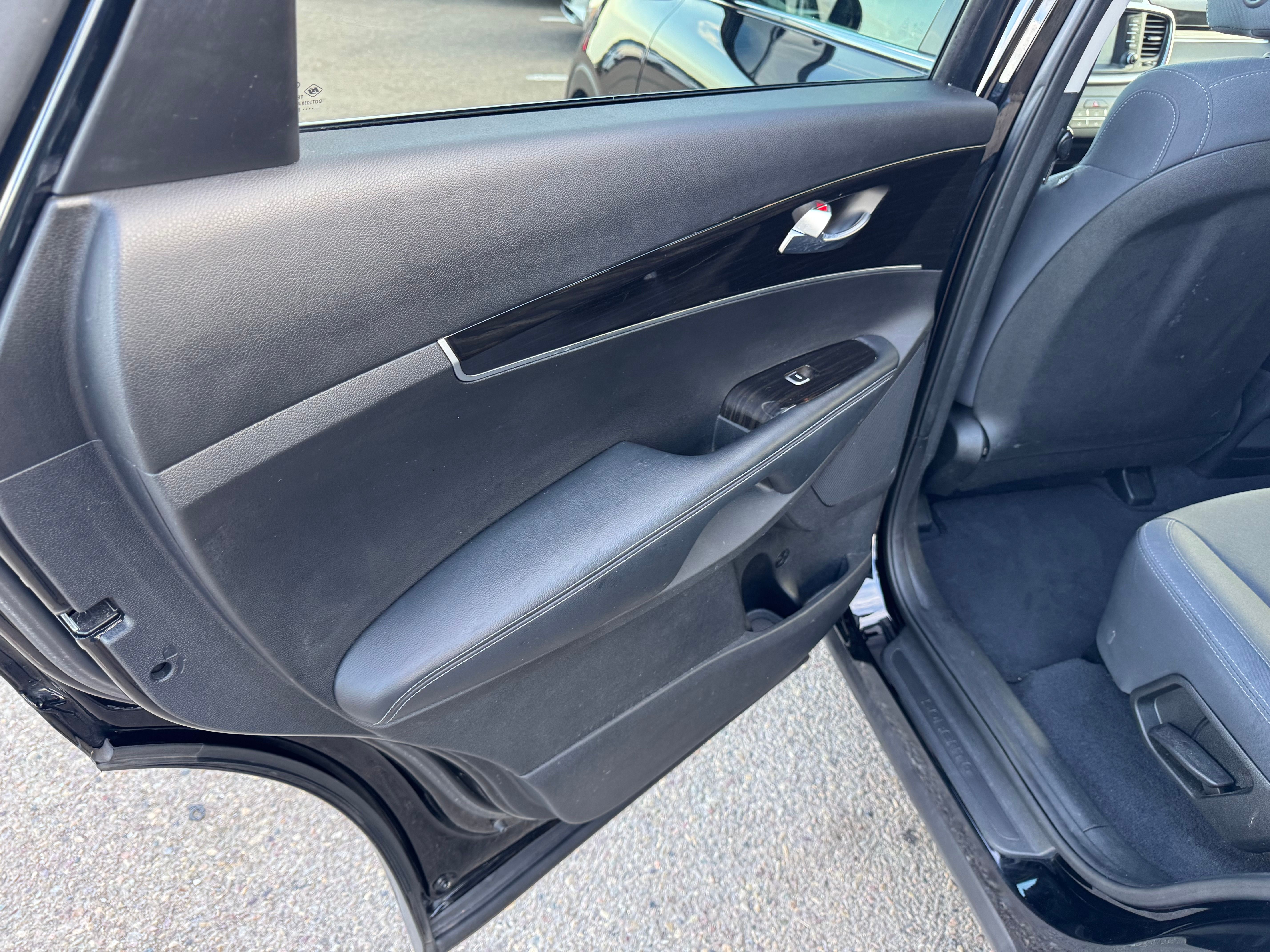 Used 2019 Kia Sorento L FWD image 24