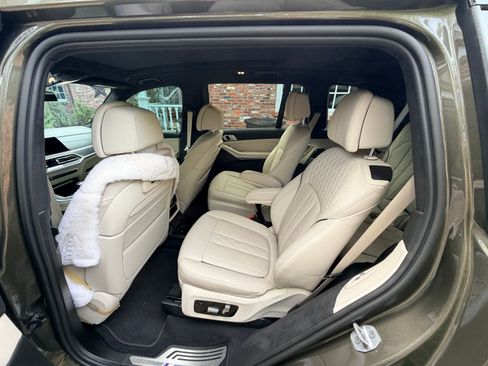 Used 2022 BMW X7 M50i w/ Dynamic Handling Package AWD/4WD image 4