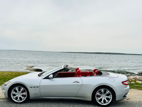 Used 2013 Maserati GranTurismo Convertible image 1