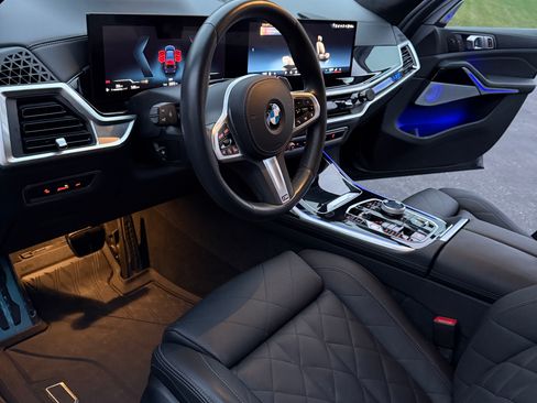 Used 2024 BMW X7 xDrive40i w/ Executive Package image 1