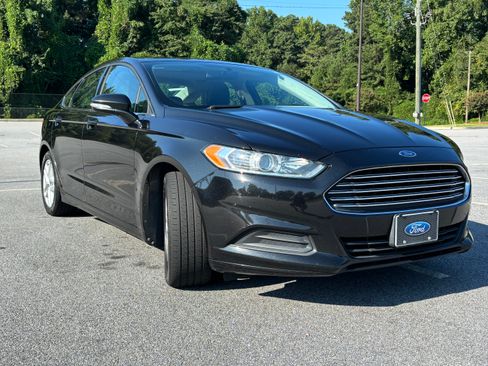 Used 2014 Ford Fusion SE FWD image 4