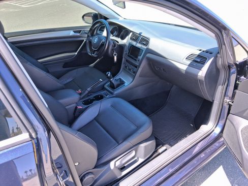 Used 2015 Volkswagen Golf S FWD image 12