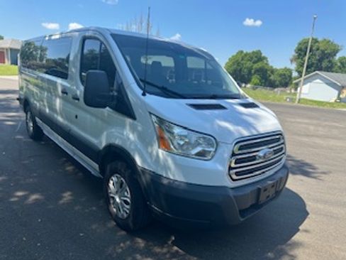 Used 2019 Ford Transit 350 XLT image 8