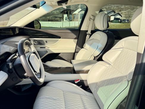 Used 2024 Lincoln Nautilus Black Label image 12