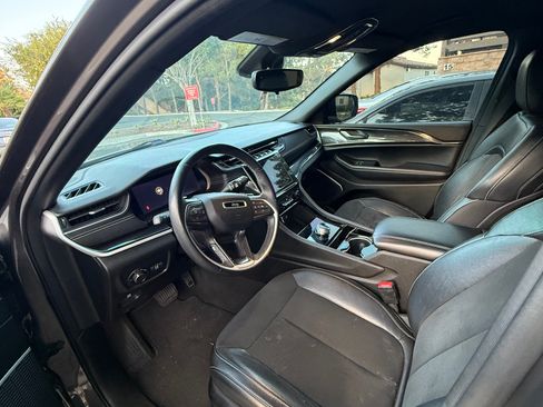 Used 2022 Jeep Grand Cherokee L Laredo image 8