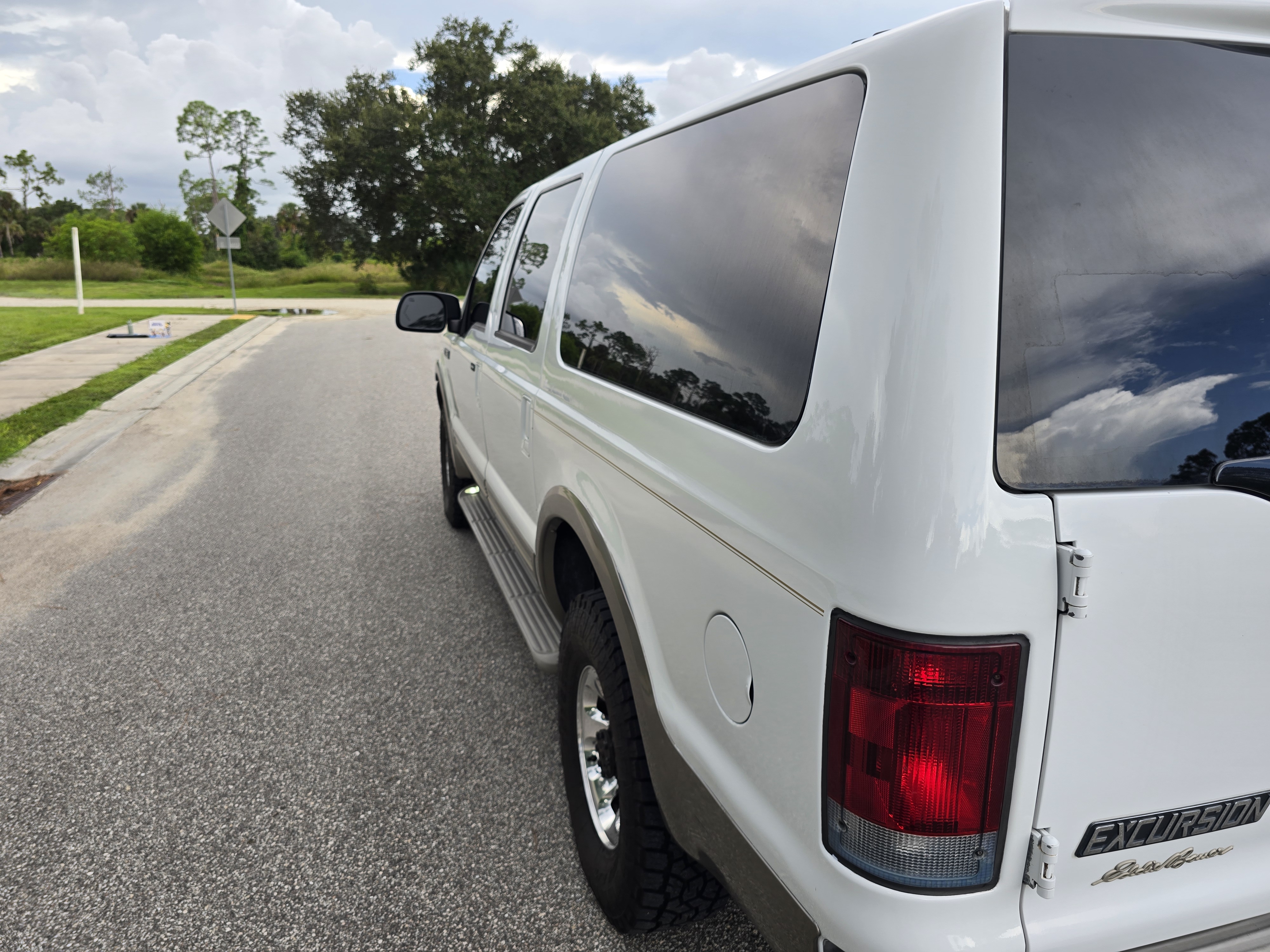 Used 2003 Ford Excursion Eddie Bauer AWD/4WD image 18