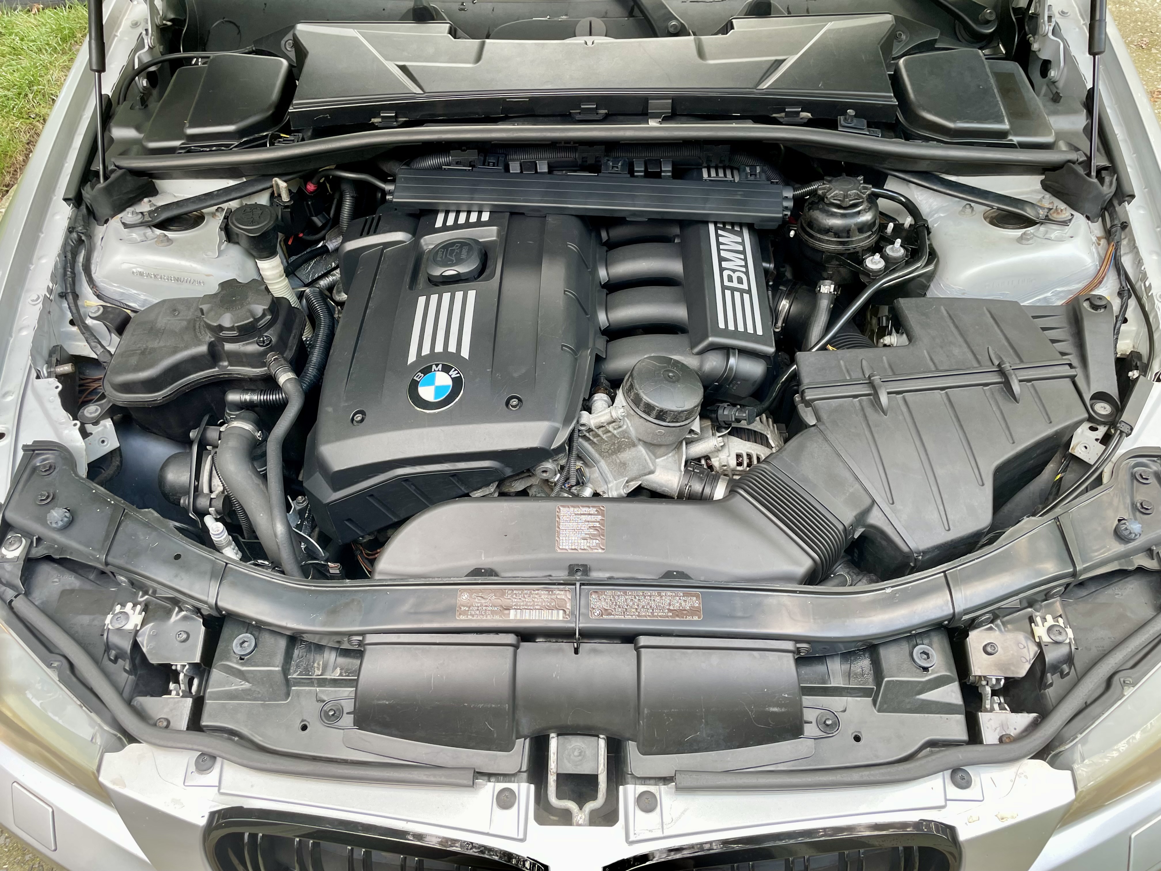 Used 2011 BMW 328i xDrive Sedan AWD/4WD image 22