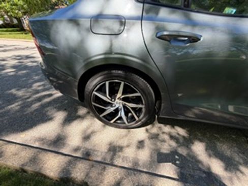 Used 2019 Volvo S60 T5 Momentum w/ Multimedia Package FWD image 31