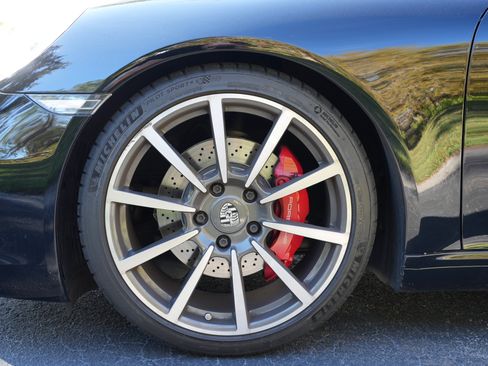 Used 2014 Porsche 911 Carrera S image 15