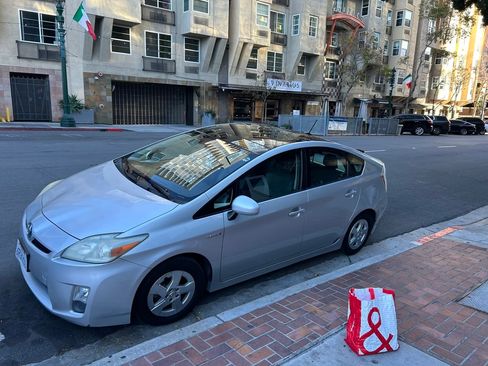 Used 2011 Toyota Prius Four w/ Solar Roof Pkg image 4