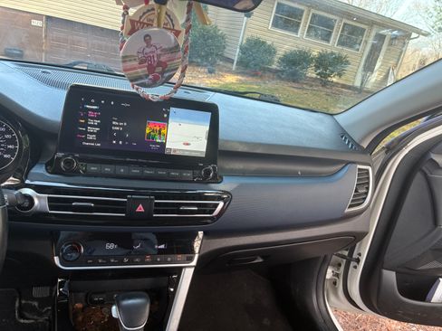 Used 2023 Kia Seltos S w/ Navigation Package image 6