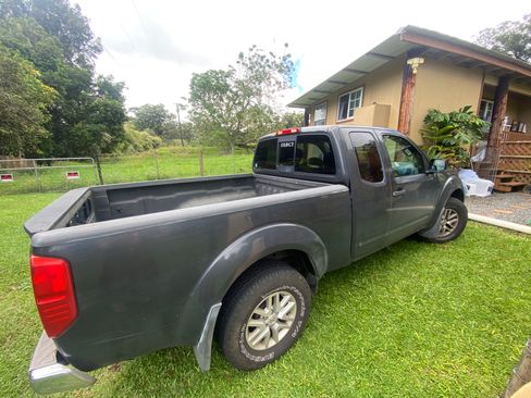 Used 2015 Nissan Frontier SV AWD/4WD image 5