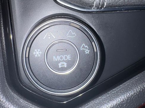 Used 2024 Volkswagen Taos S image 17