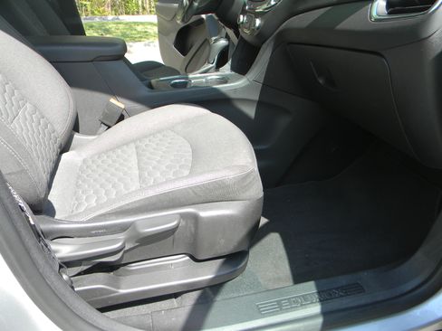 Used 2019 Chevrolet Equinox LT FWD image 15