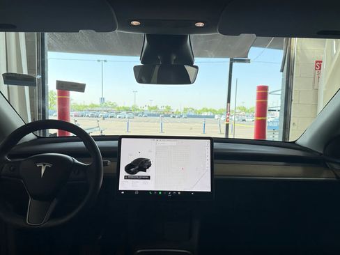 Used 2023 Tesla Model Y Long Range AWD/4WD image 10