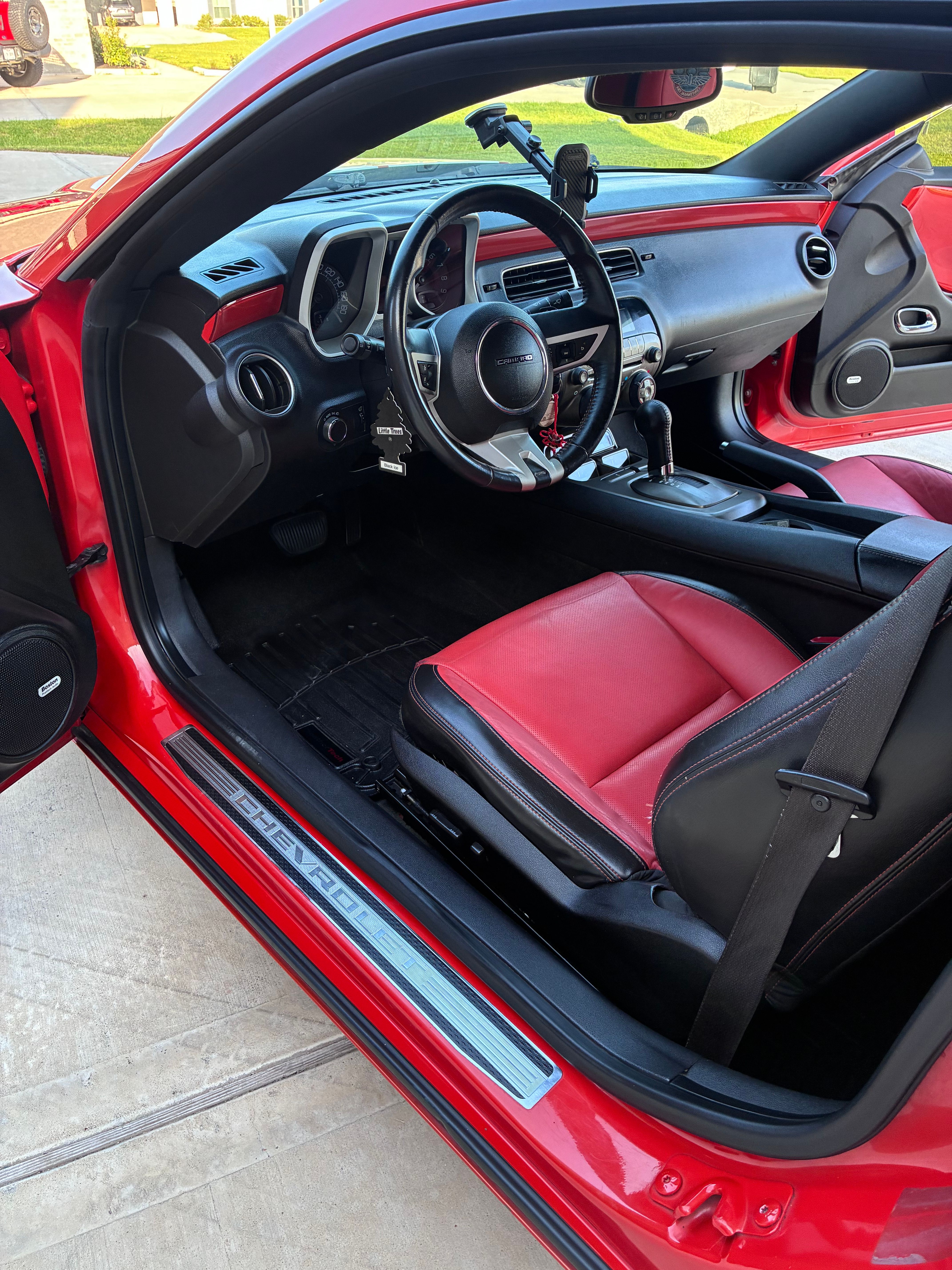 Used 2010 Chevrolet Camaro SS w/ Interior Accent Trim Package RWD image 18