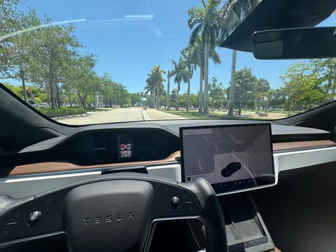 Used 2023 Tesla Model S Standard Range image 16